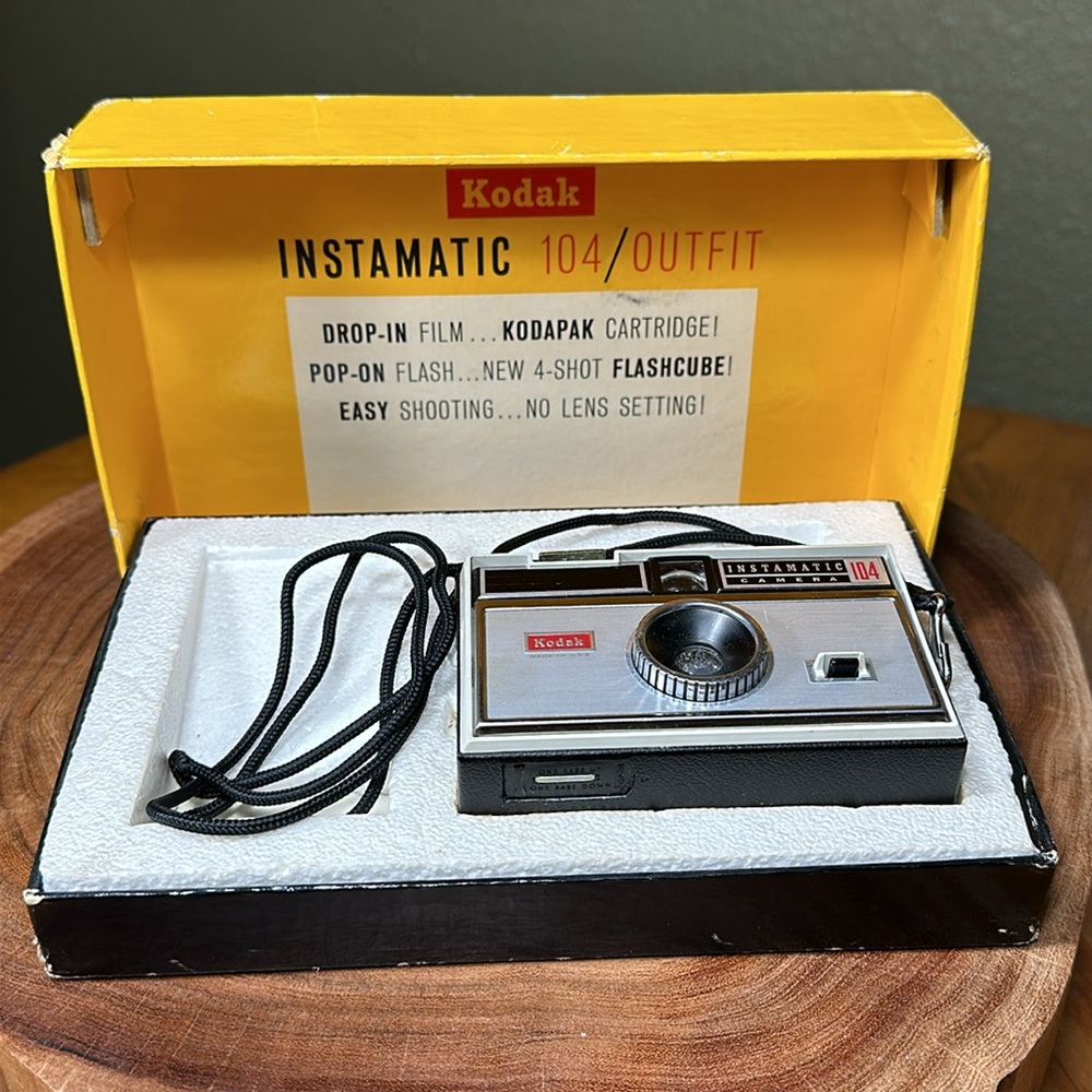 KODAK Instamatic 104/Outfit with Box - Picture 13 of 16